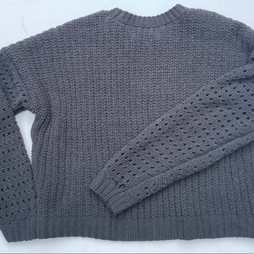 Hollister Cropped Dark Gray Knit Sweater Size Small